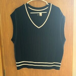Divided by H&M Medium Sweater Vest!!